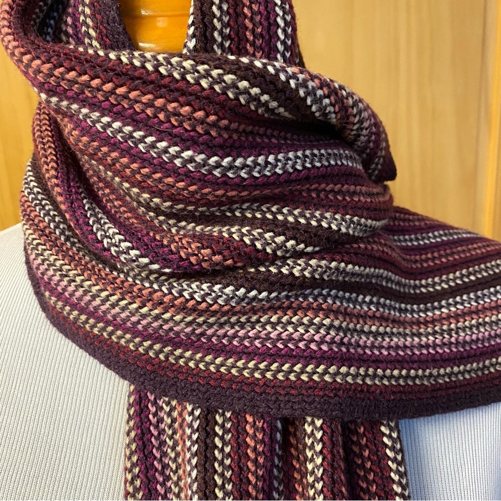 ⭐️ Knit Scarf - Picture 3 of 8